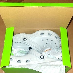 Unisex Crocs w7 / m5 classic fit Atmosphere